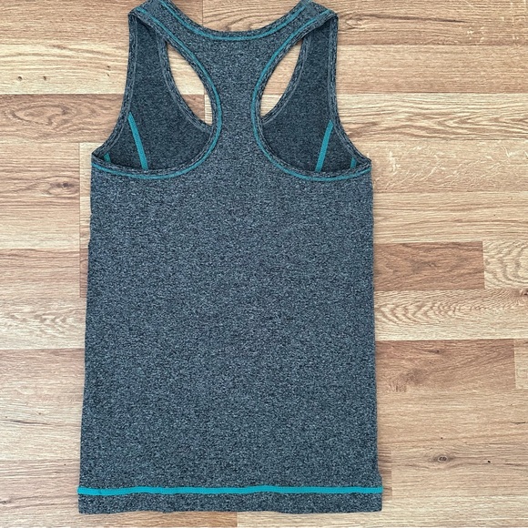 L.A Winner Racer Back Athletic Tank Top Grey & Green Size S NWOT - Picture 2 of 6
